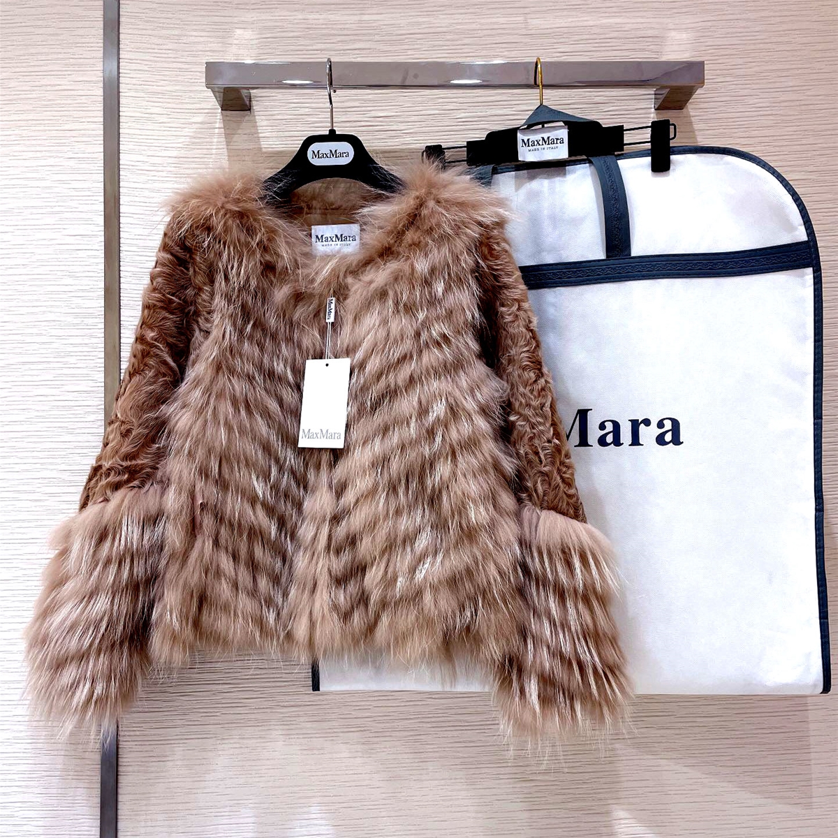 Áo lông nữ tay loe hiệu Max Mara cao cấp
