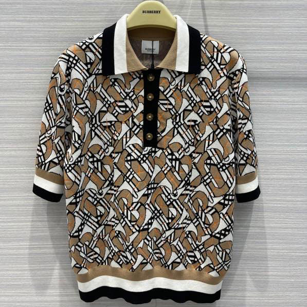 Áo mongtoghi phối họa tiết Burberry 