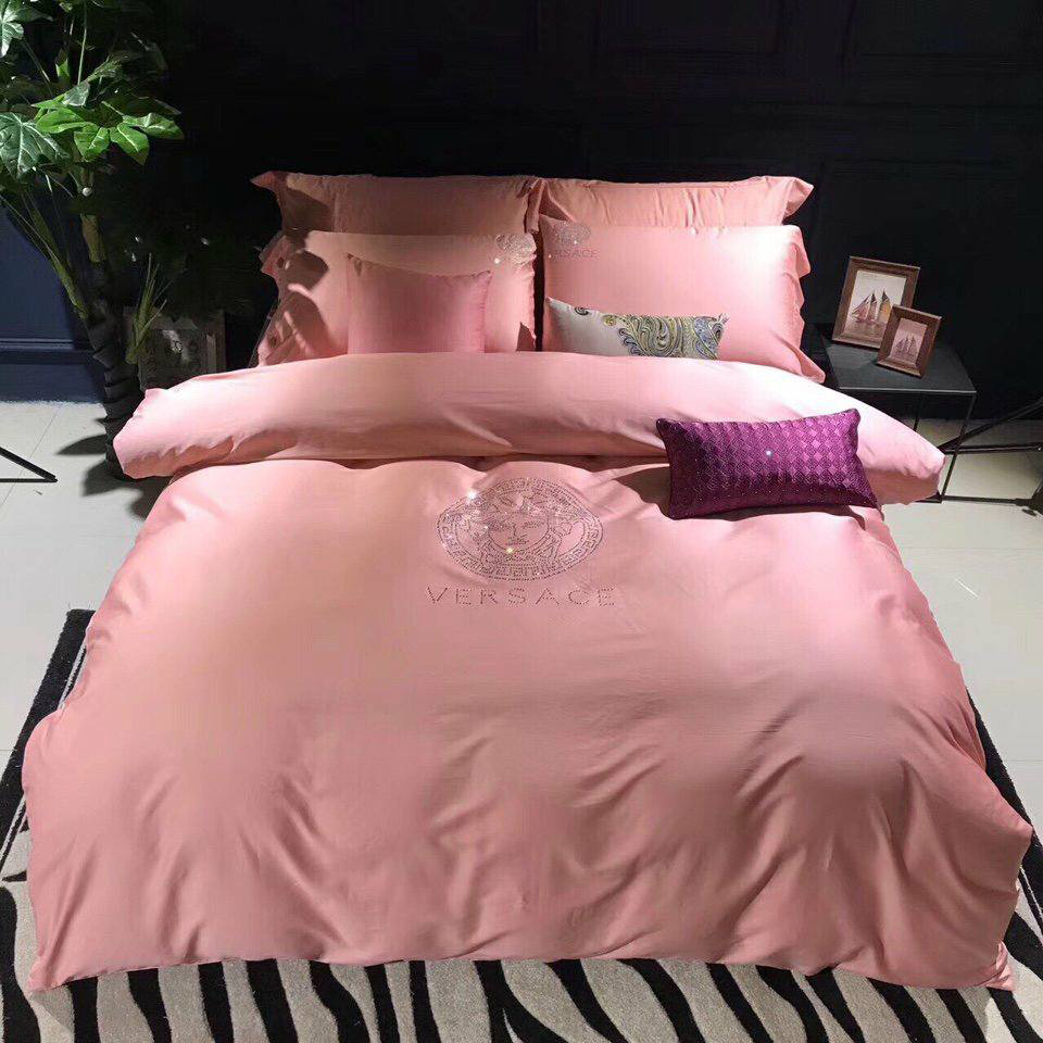 Ga gối hiệu Versace hồng phấn