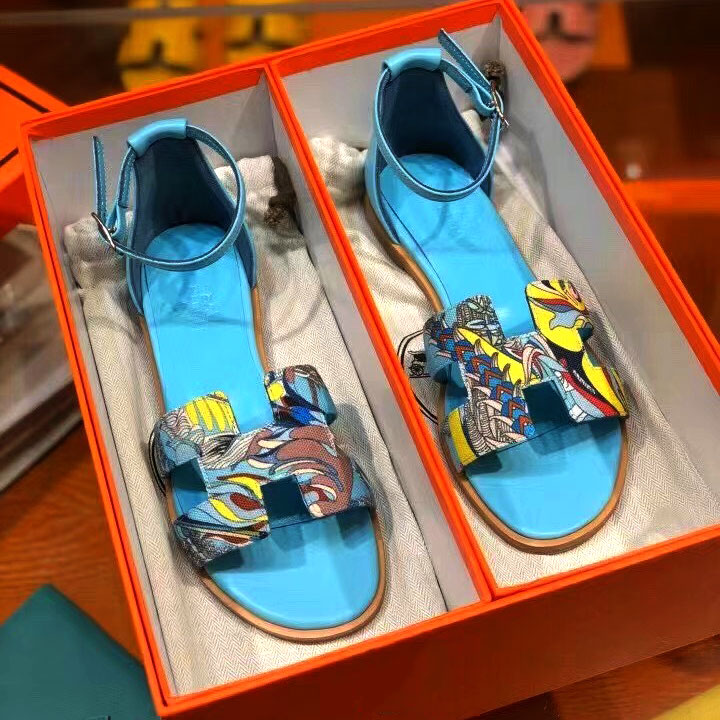 Dép sandal bệt hiệu Herms quai họa tiết