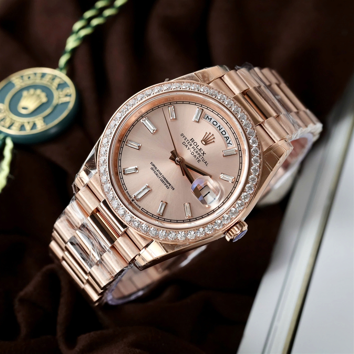 Đồng hồ Rolex viền đá mặt tròn Vàng likeauth