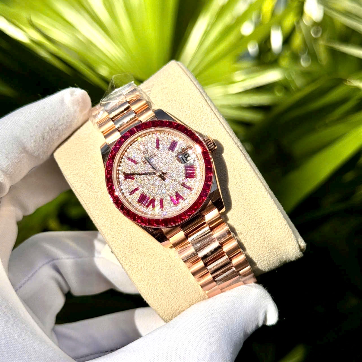 Đồng hồ Rolex viền đá hồng nạm đá vàng cao cấp