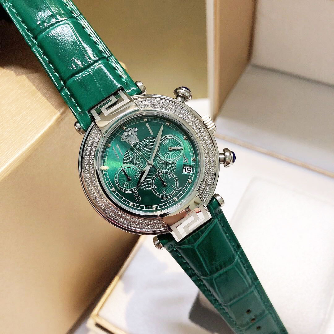 Đồng hồ nữ mặt tròn Versace nạm đá dây da siêu cấp