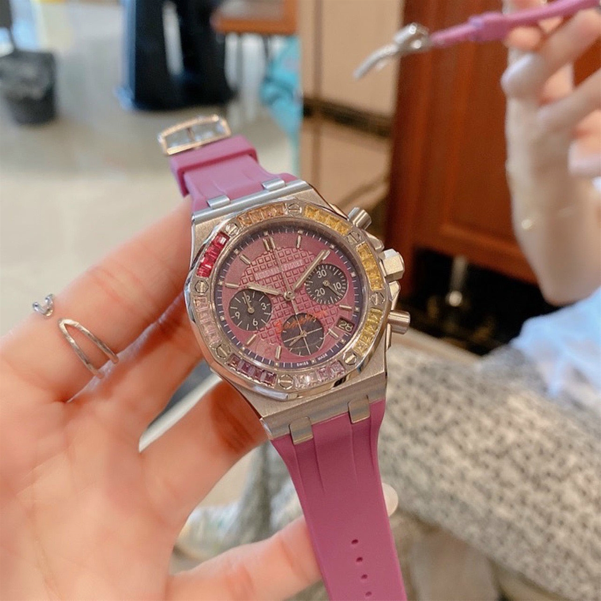 Đồng hồ Hublot mặt hồng dây hồng siêu cấp