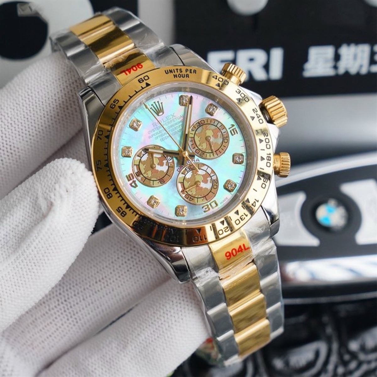 Đồng hồ viền vàng Rolex mặt vàng chạy 3 kim phụ siêu cấp