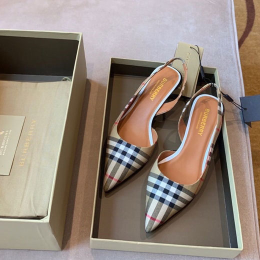 Giầy nữ kẻ chất vải hiệu Burberry siêu cấp