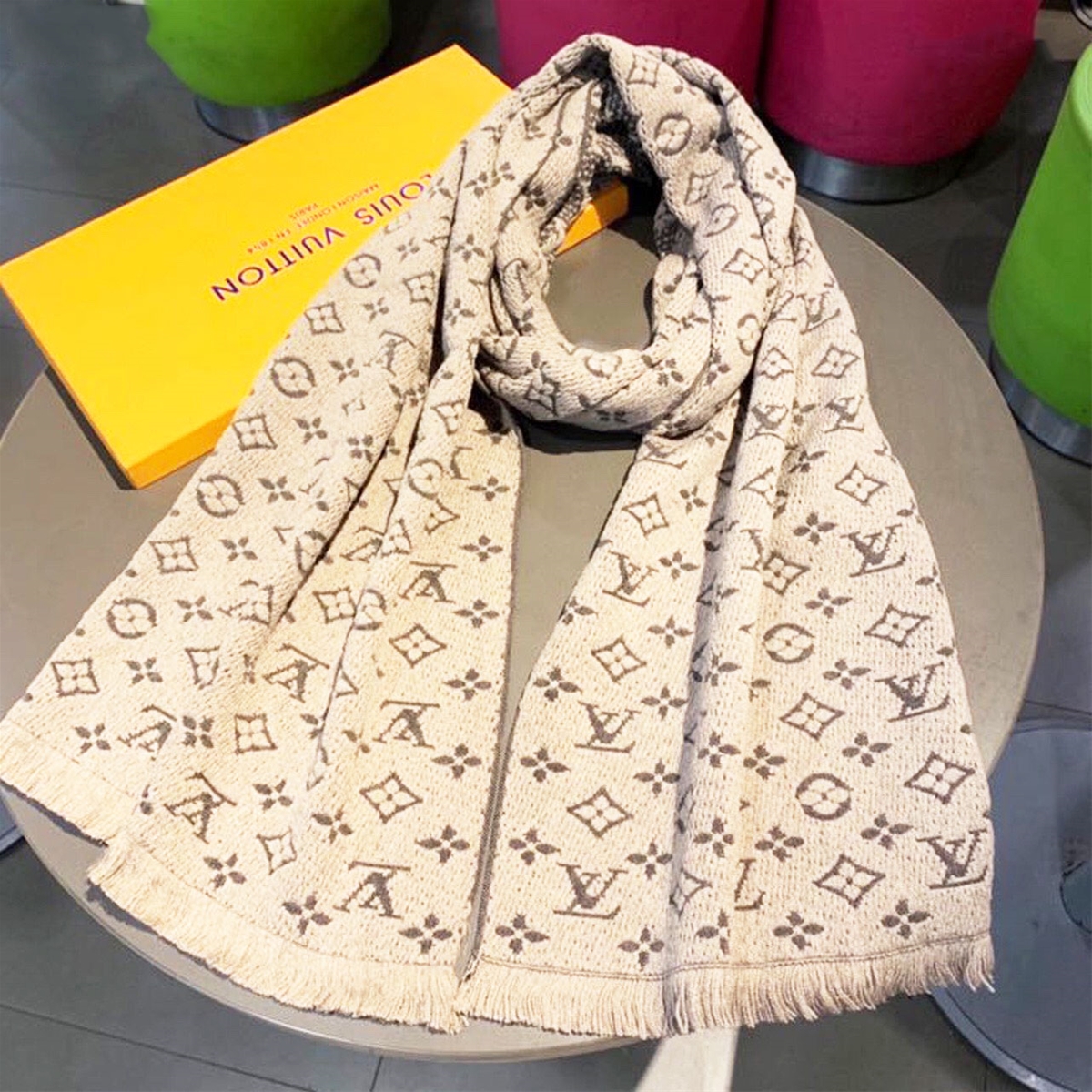 Khăn hiệu Louis Vuitton  hoa nâu dạ siêu cấp 