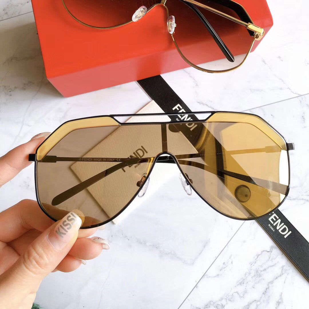 Kính hiệu Fendi gọng viền titan cao cấp