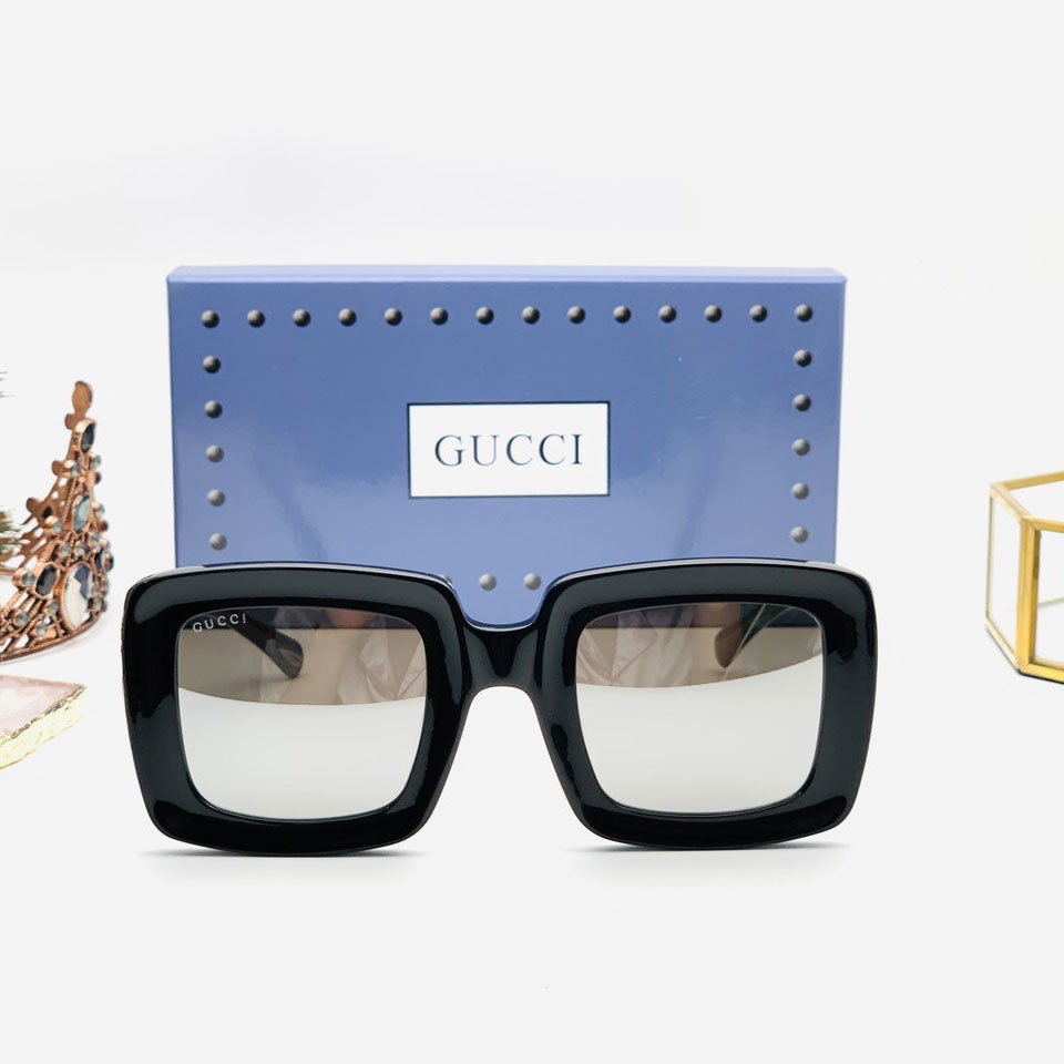 Kính hiệu Gucci mắt vuông gọng nhựa cao cấp