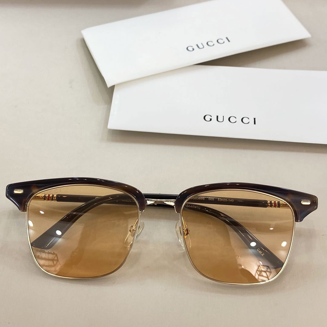 Kính hiệu Gucci mắt xếch gọng nhựa đen cao cấp