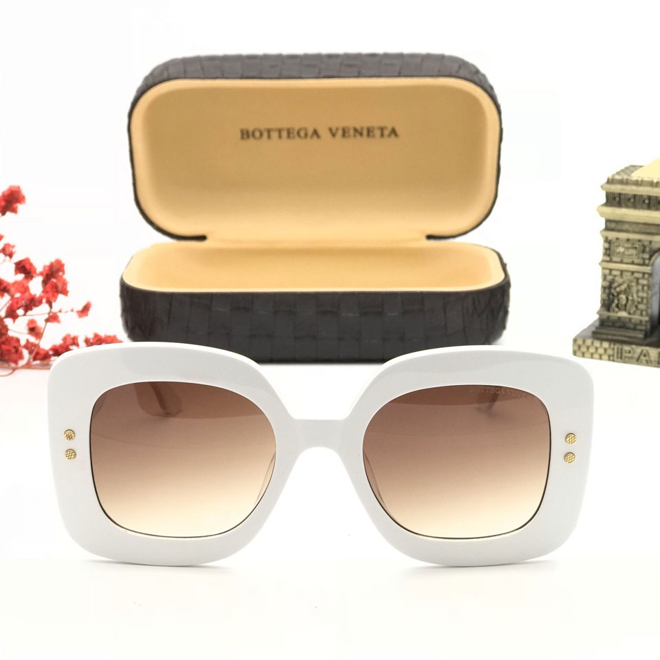 Kính hiêụ Bottega Veneta