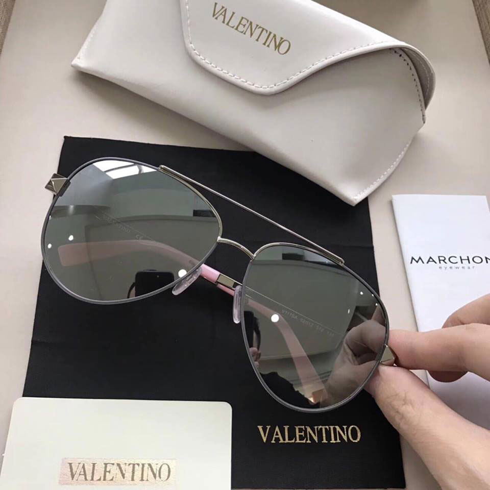 Kính mắt hiệu Valentino gọng sắt