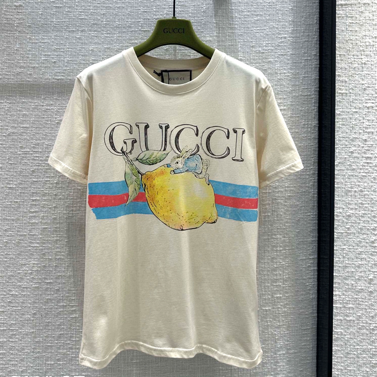 Áo phông cổ tròn Gucci họa tiết hoa trái cao cấp