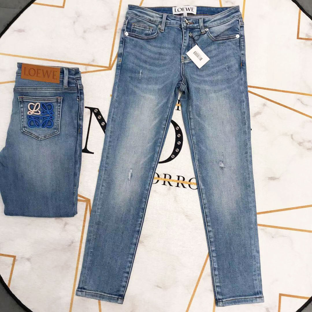 Quần  bò nữ hiệu Loewe thêu logo cao cấp