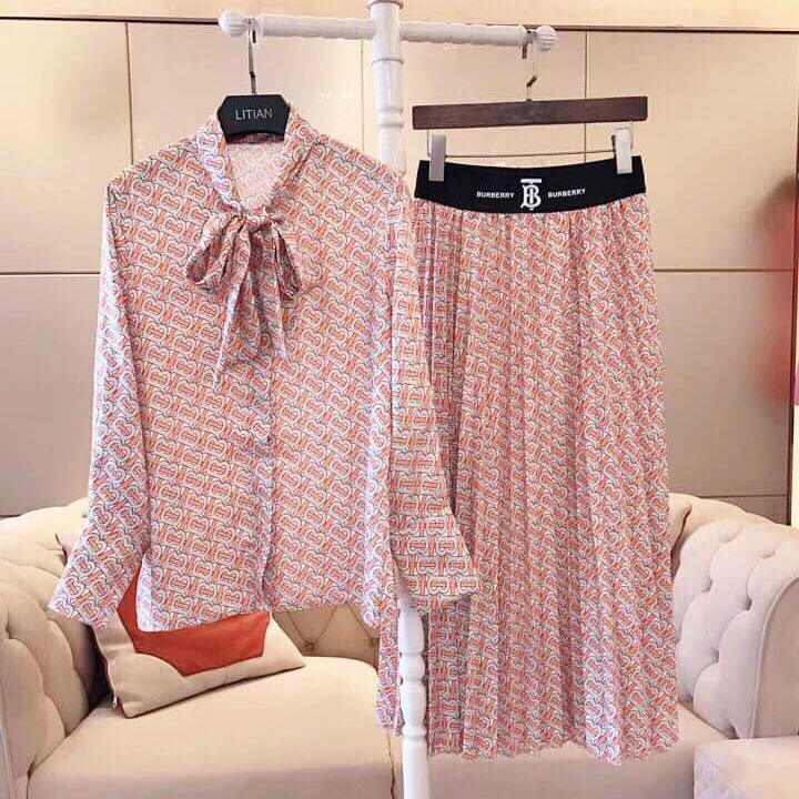 Set bộ váy lụa Burberry siêu cấp