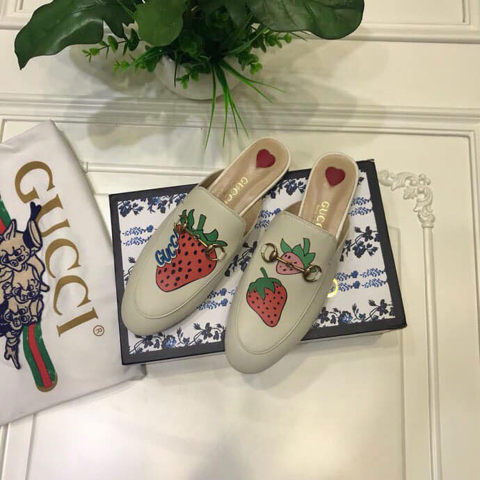 Sục nữ Gucci họa tiết dâu tây siêu cấp