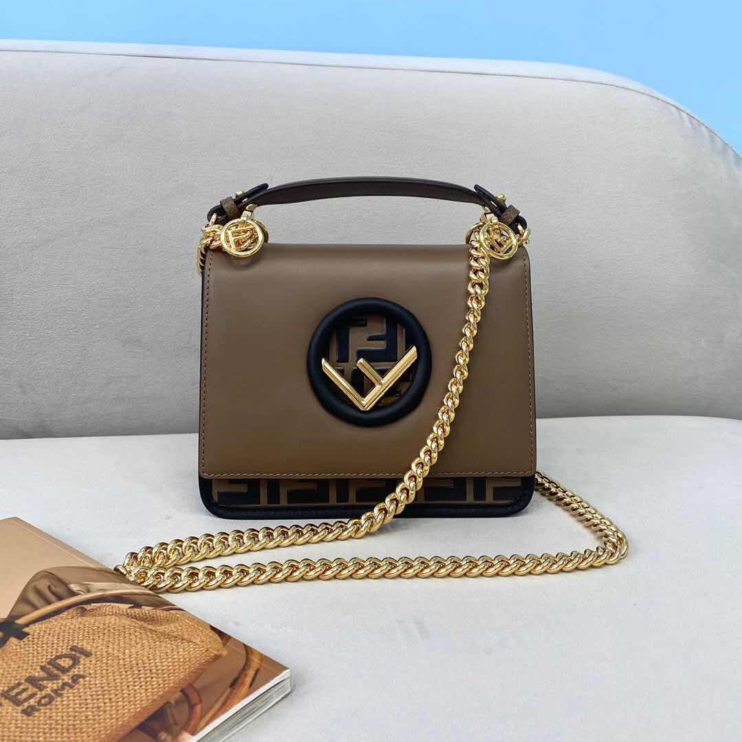 Túi xách Fendi nâu khoá vàng siêu cấp