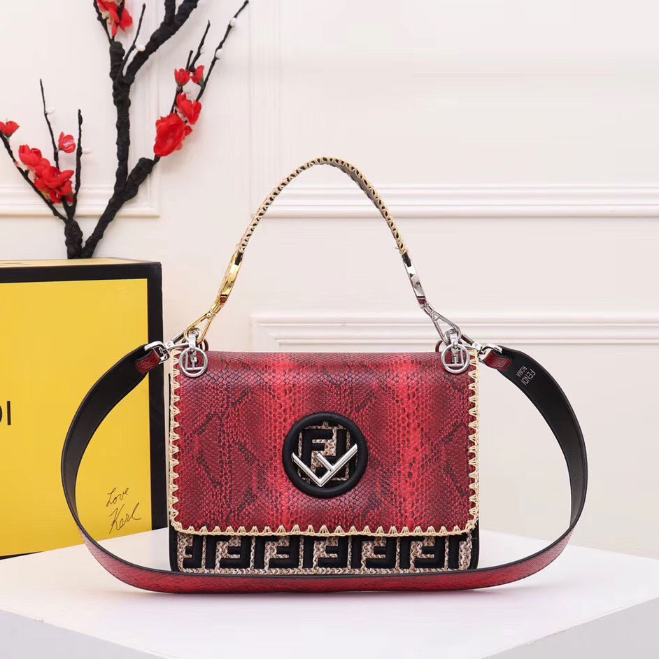 Túi xách da chăn Fendi khóa bạc super