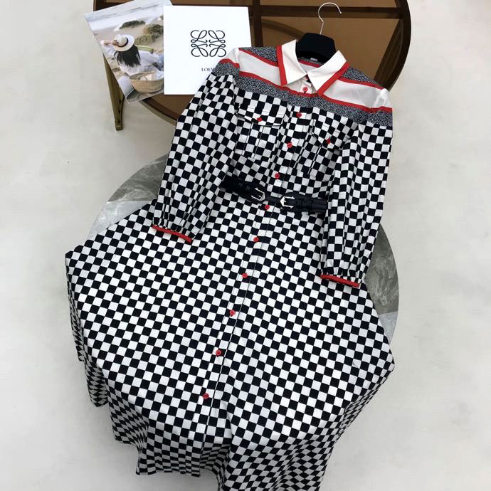 Váy hiệu kẻ caro đen trắng hiệu Dior cao cấp