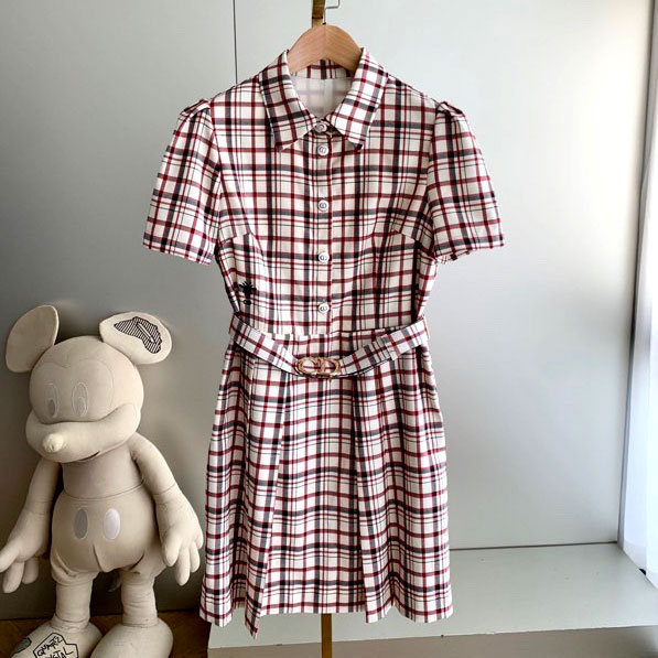 Váy kẻ kèm belt logo CD siêu cấp