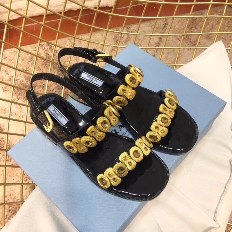 Sandal bệt Prada super