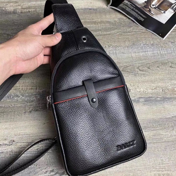 Túi nam đeo chéo hiệu Bally super